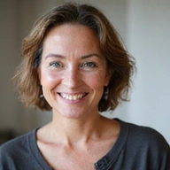 Ritratto di Maria Rossi, cliente soddisfatta